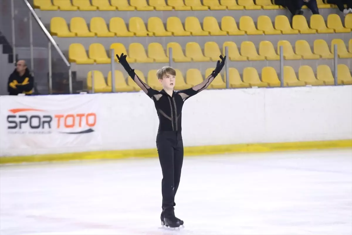 Türkiye Artistik Buz Pateni Şampiyonası Kocaeli\'de Başladı