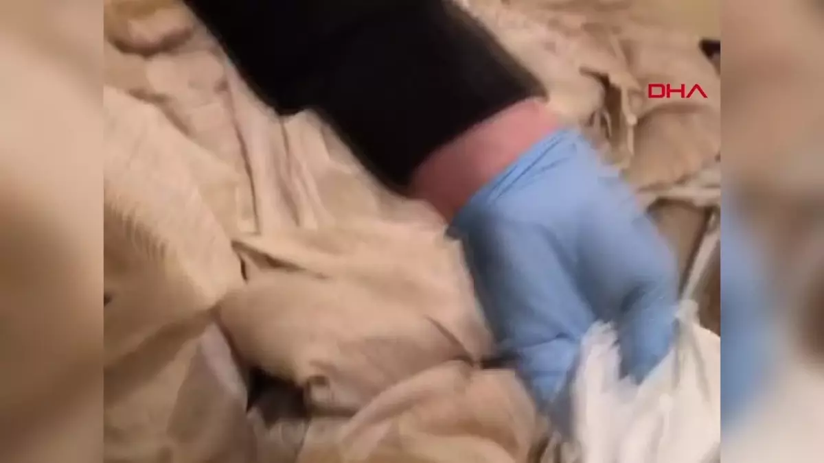 Karşıyaka'da 1 Kilo Esrar Ele Geçirildi