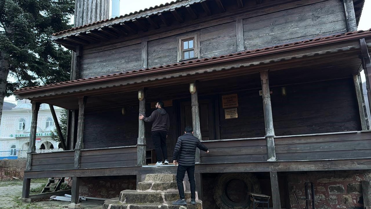 Bursa\'da 136 Yıldır Ayakta Duran Çivisiz Cami