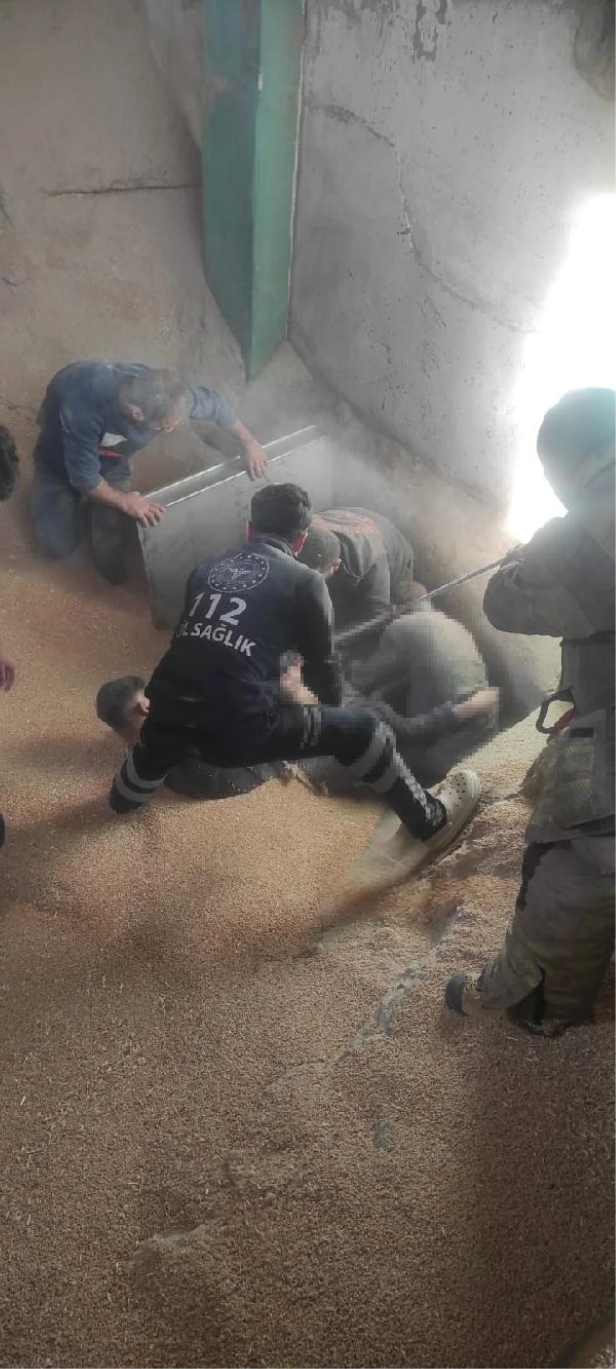 Mardin\'de fabrikada çalışan Suriyeli genç silodan düşerek hayatını kaybetti