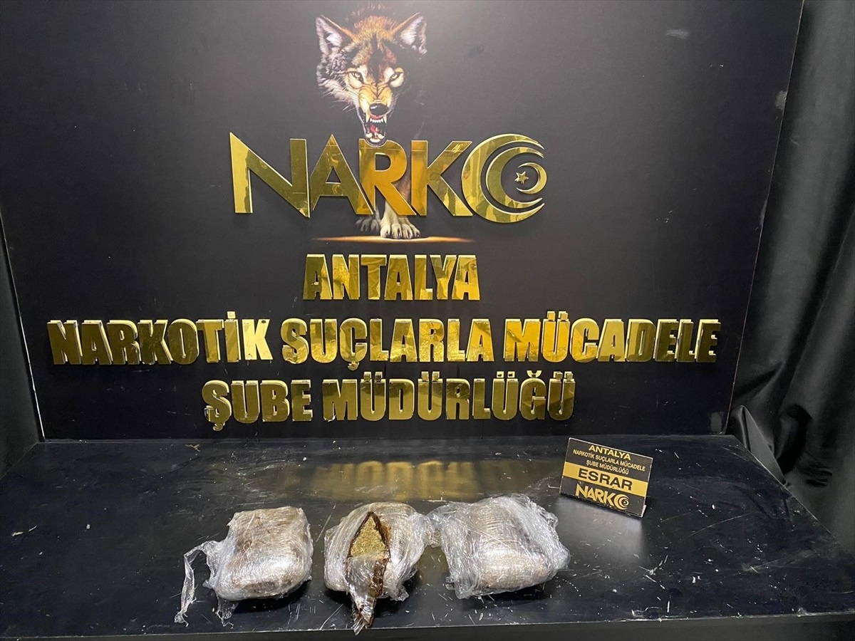 Antalya\'da uyuşturucu operasyonu: 3 tutuklama