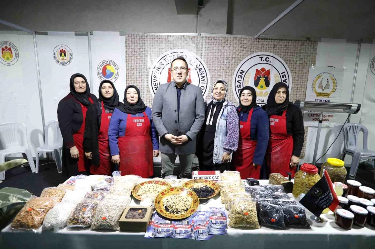 Nevşehir Belediye Başkanı Tarım Gıda Fuarı\'nı ziyaret etti