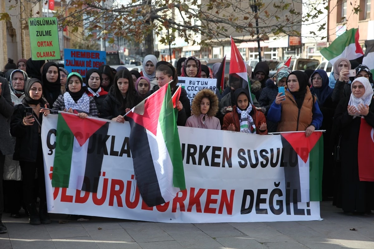 Ahlat\'ta İsrail\'in Gazze saldırıları protesto edildi