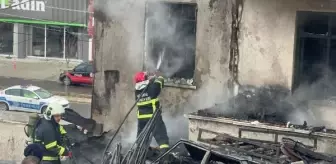 Niğde'de çöp yangınında 2 daire ve 1 otomobil kullanılamaz hale geldi