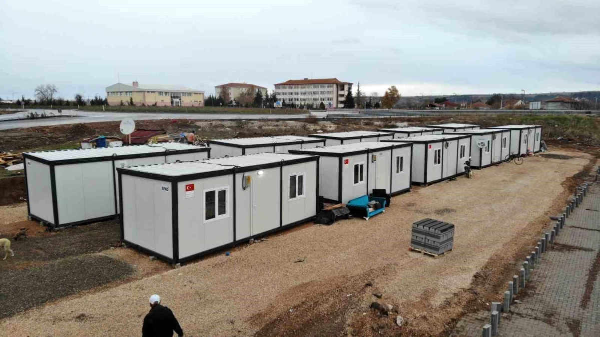 Edirne Valisi, taşkınlarla gündeme gelen mahalle için evler yapıyor
