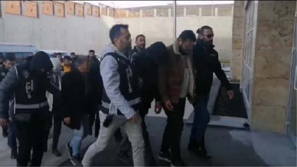 Kırşehir\'de Sahte Kimlikle Ehliyet Sınavına Giren 21 Şüpheli Yakalandı