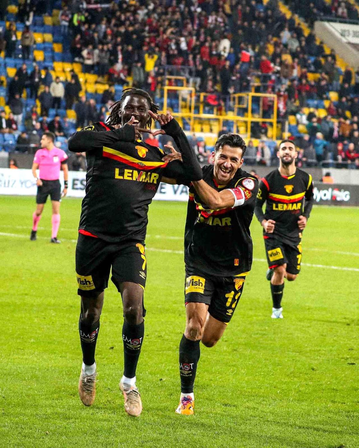 Göztepe\'nin en skorer oyuncusu Aliou Traore