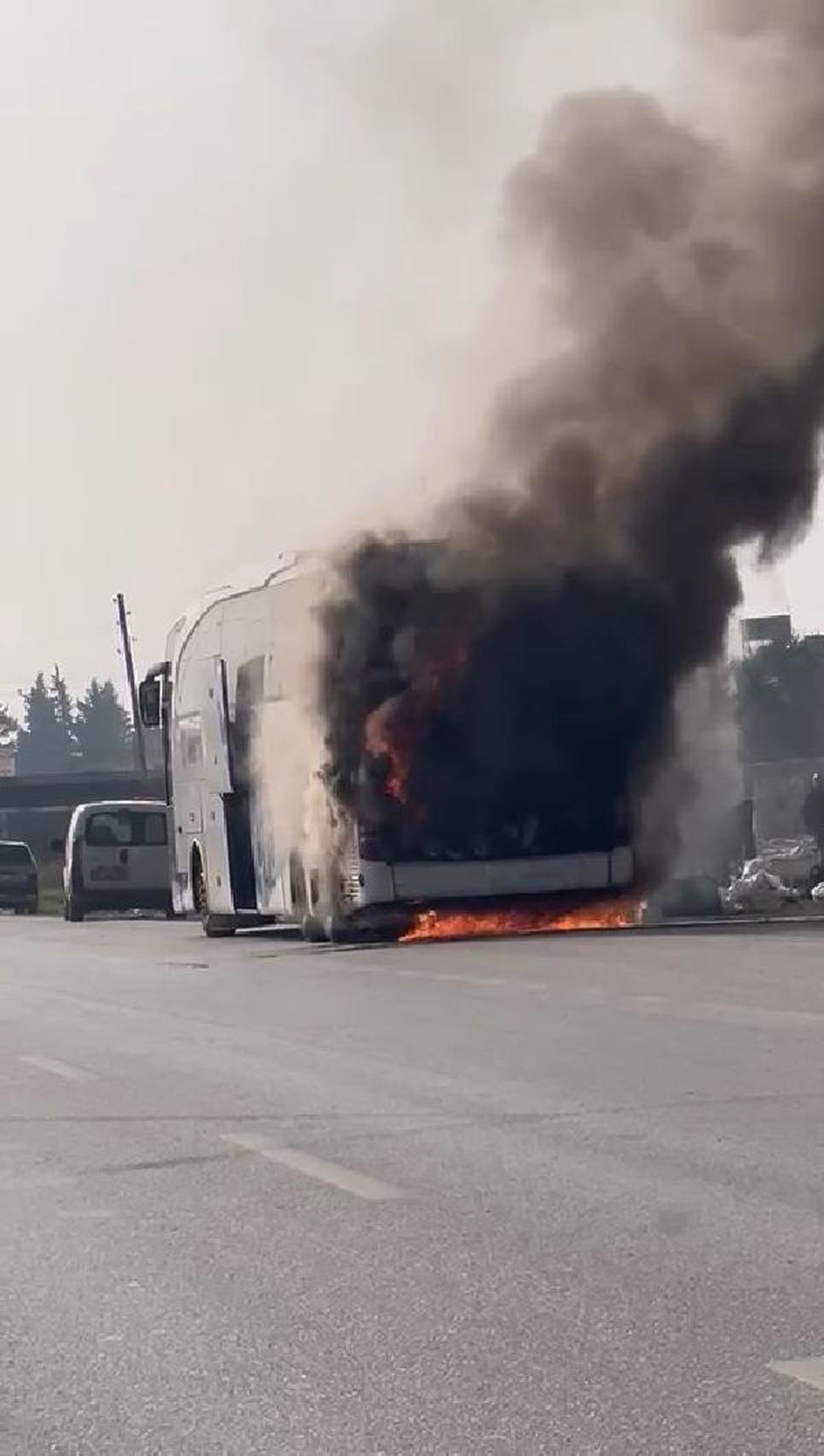 Hatay\'da yolcu otobüsünde çıkan yangın söndürüldü