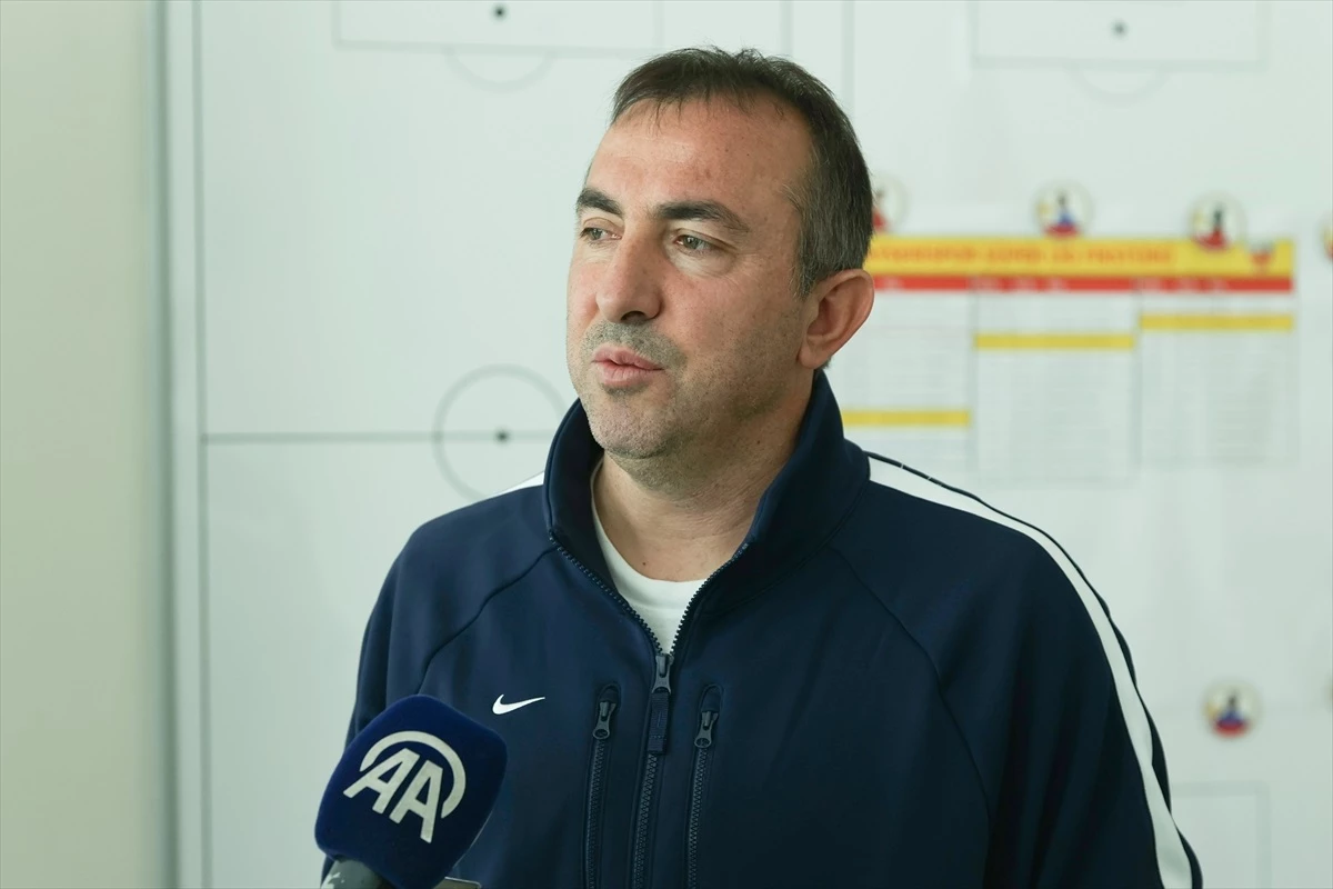 Mondihome Kayserispor Teknik Direktörü: Spor sahalarında yaşanan şiddetin birçok nedeni var