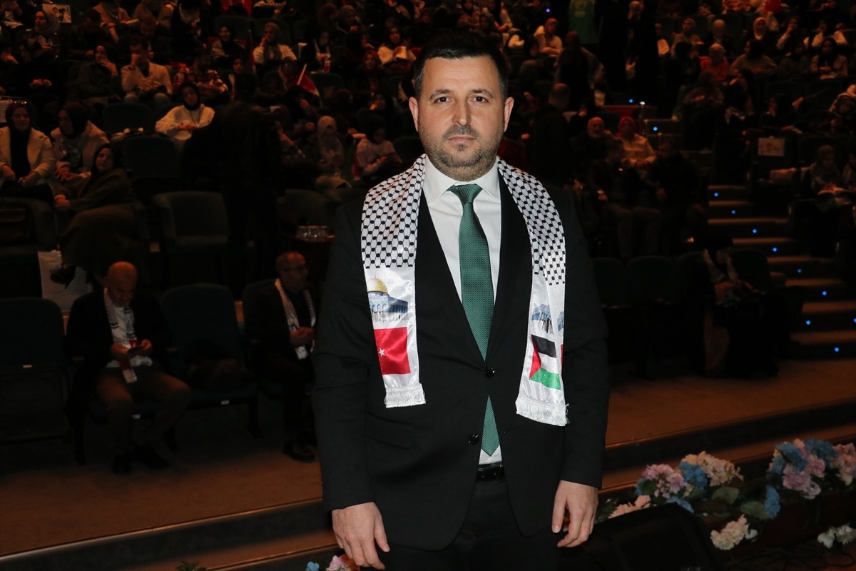 Sakarya\'da \'Filistin Hakkında Konuşmalıyız\' Tiyatro Oyunu Sahnelendi