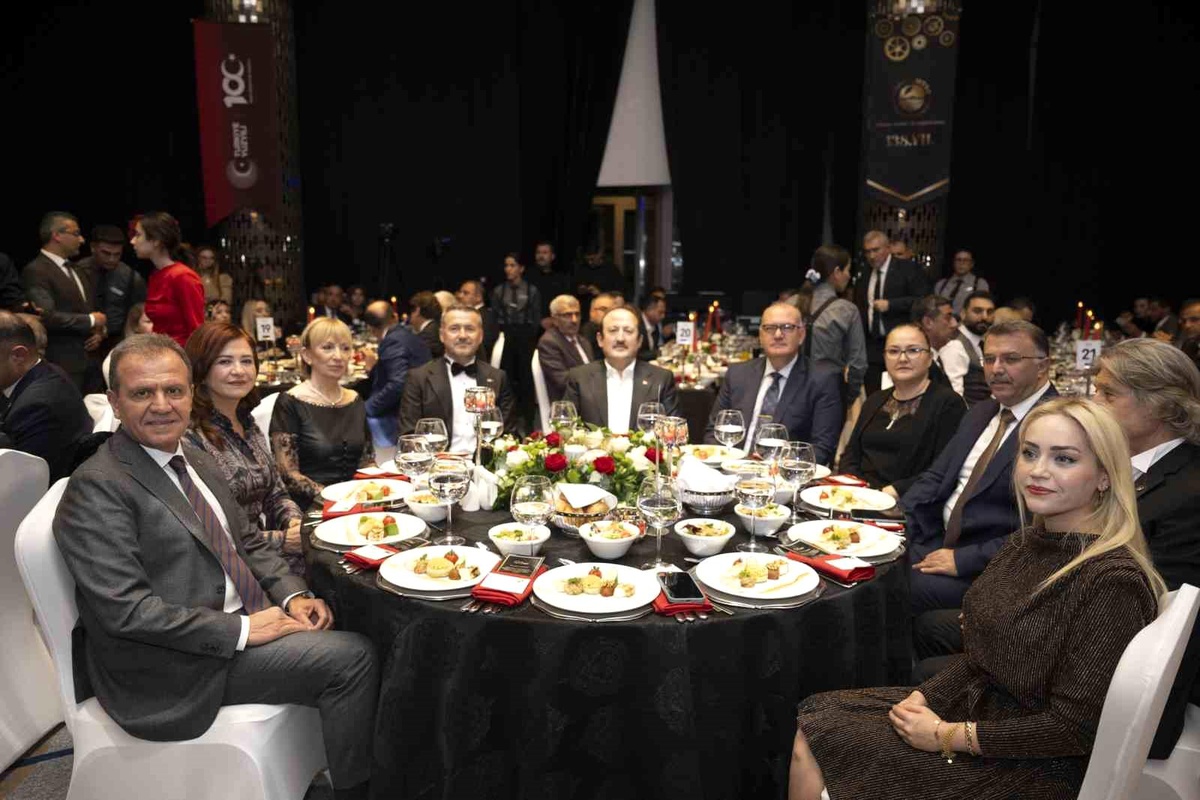Mersin Büyükşehir Belediye Başkanı Vahap Seçer: Mersin bir fırsatlar kentidir