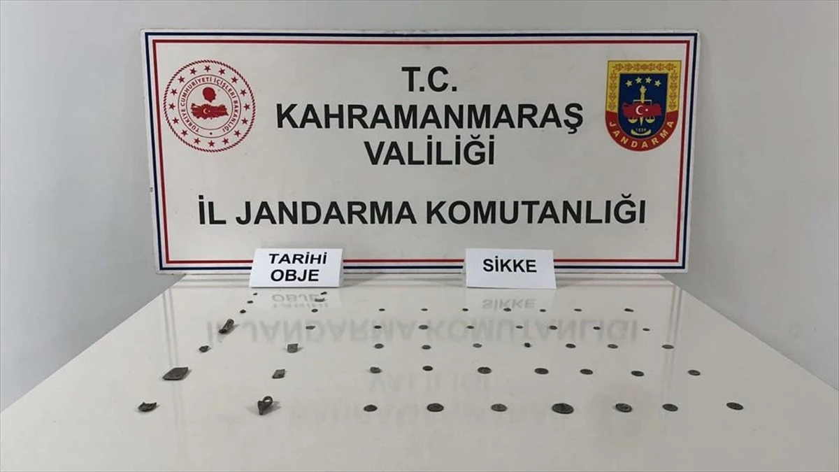 Türkoğlu\'da tarihi eser operasyonu: 38 sikke ve 12 obje ele geçirildi