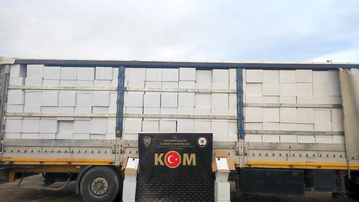 Eskişehir\'de 15 Milyon Makaron Ele Geçirildi