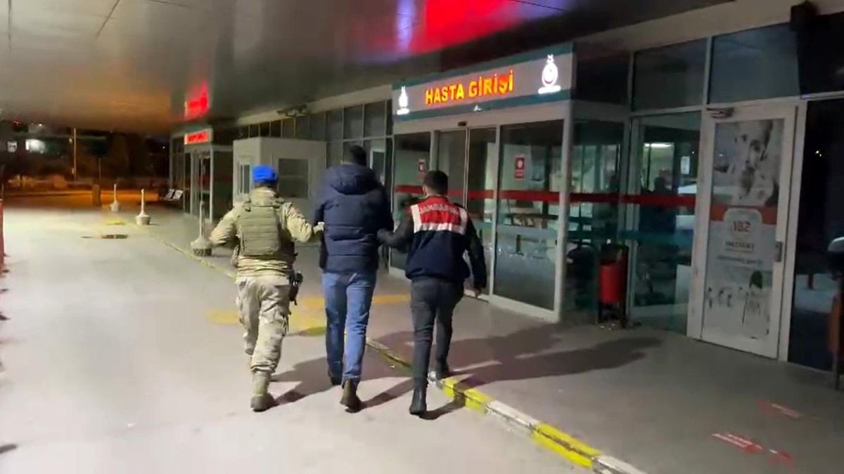 İzmir\'de FETÖ operasyonu: 9 kişi gözaltına alındı