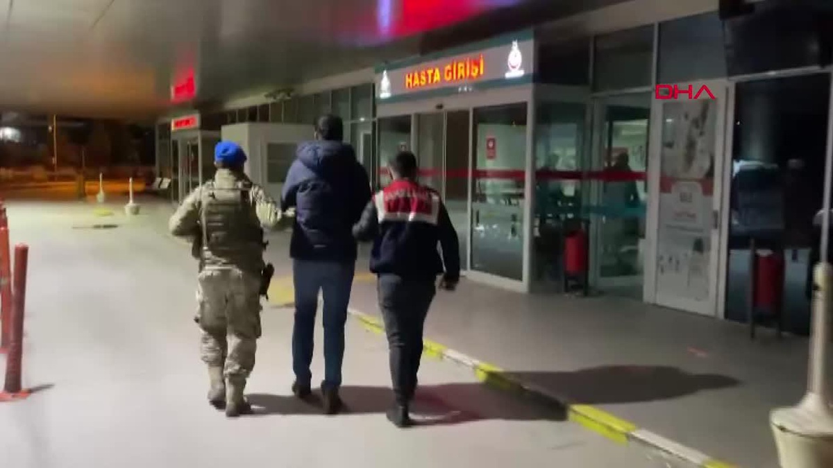 İzmir\'de FETÖ/PDY operasyonu: 9 gözaltı