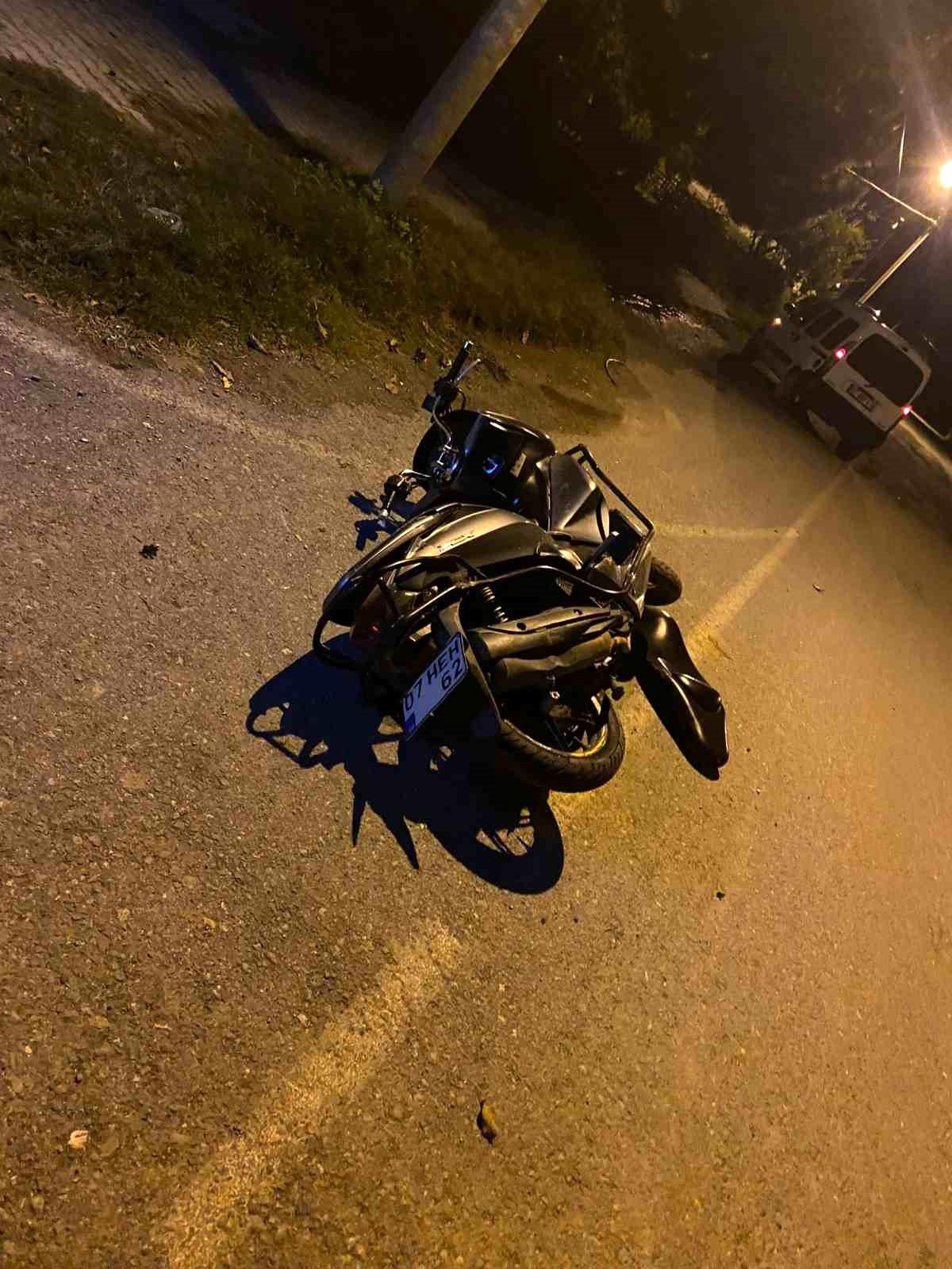 Alkollü sürücü motosikletten düşerek hastanelik oldu