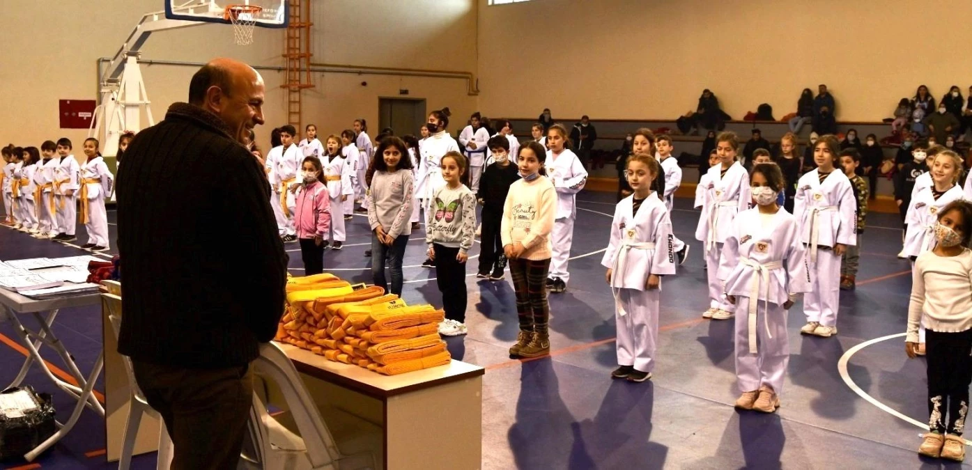 Altınova Belediyespor Taekwondo Takımı Çalışmalarına Devam Ediyor