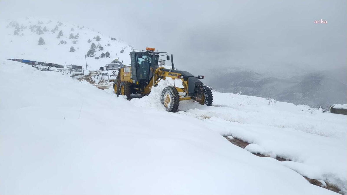 Antalya Büyükşehir Belediyesi, Kırsal Mahalle Yollarına 596 Milyon TL Yatırım Yaptı