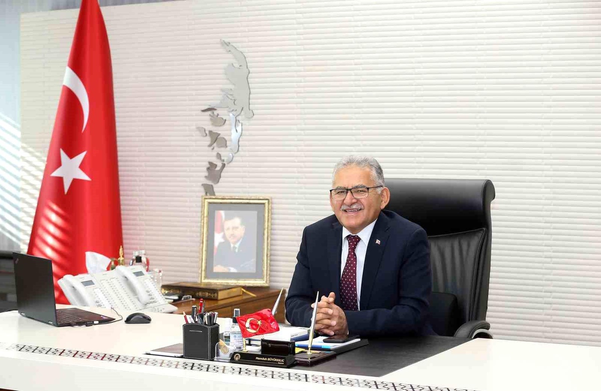 Başkan Büyükkılıç: "Kayseri, 104 yıldır örnek gösterilmeye devam ediyor"