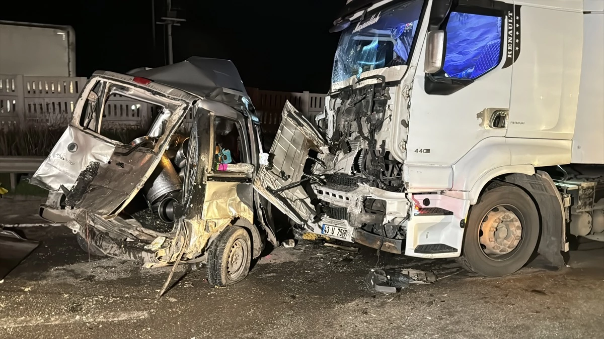 Bursa\'da zincirleme trafik kazasında 1 ölü, 2 yaralı