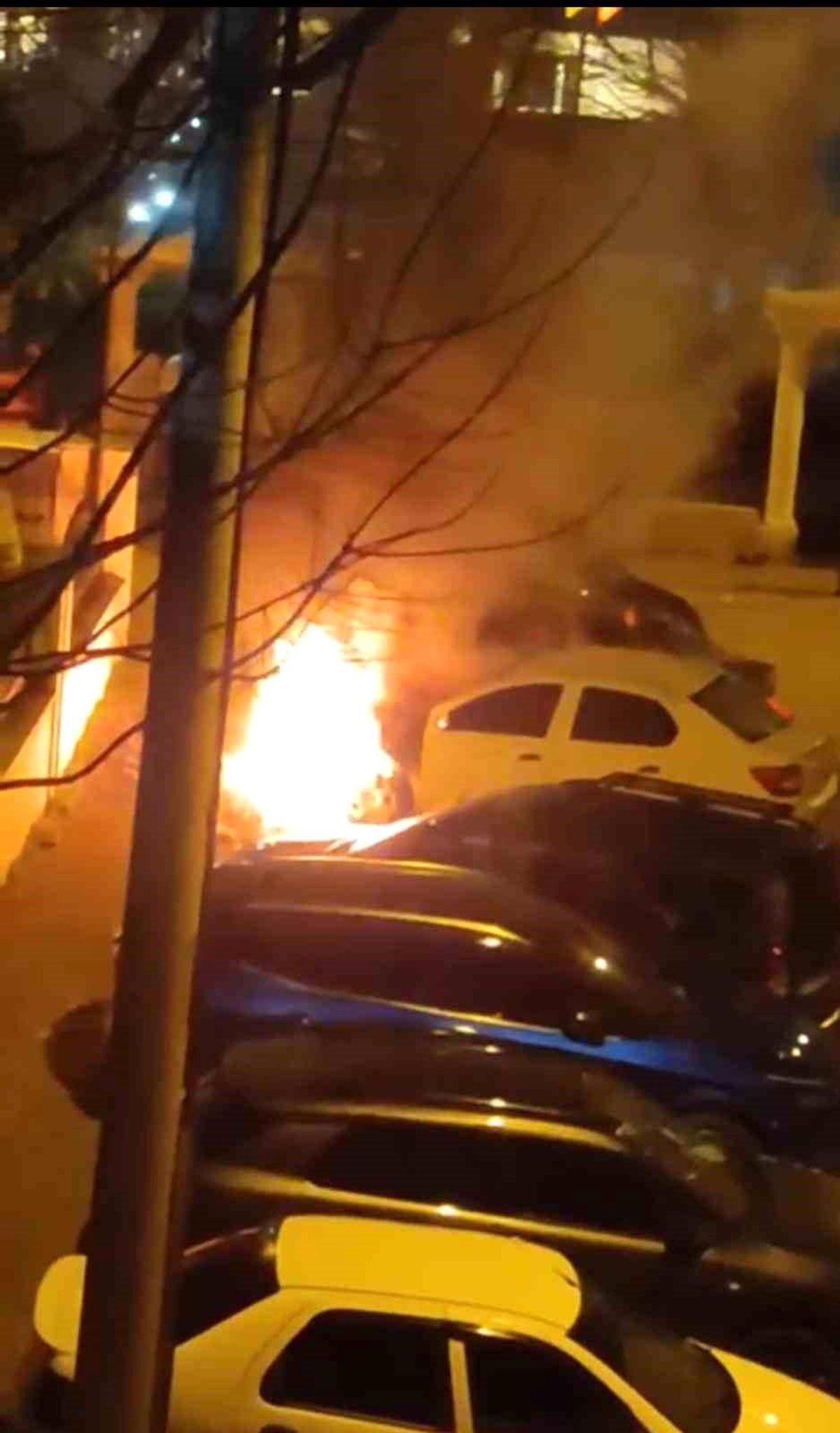 Bursa\'da otoparkta araç yangını