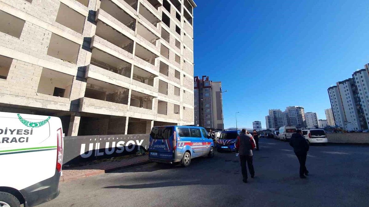 Kayseri\'de İnşaatta İşçi Düşerek Hayatını Kaybetti