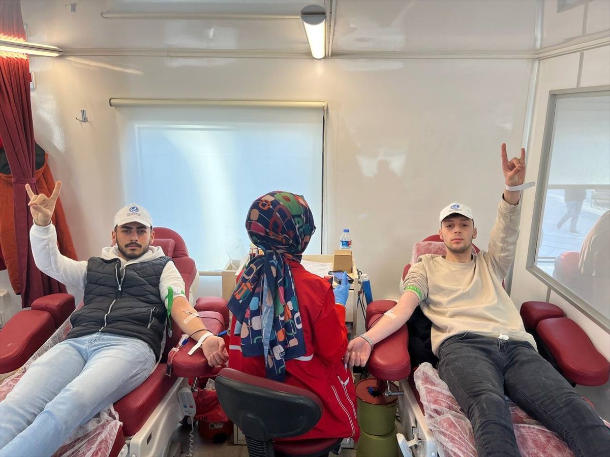 Çorum Ülkü Ocakları Üyeleri Türk Kızılay'a Kan Bağışında Bulundu