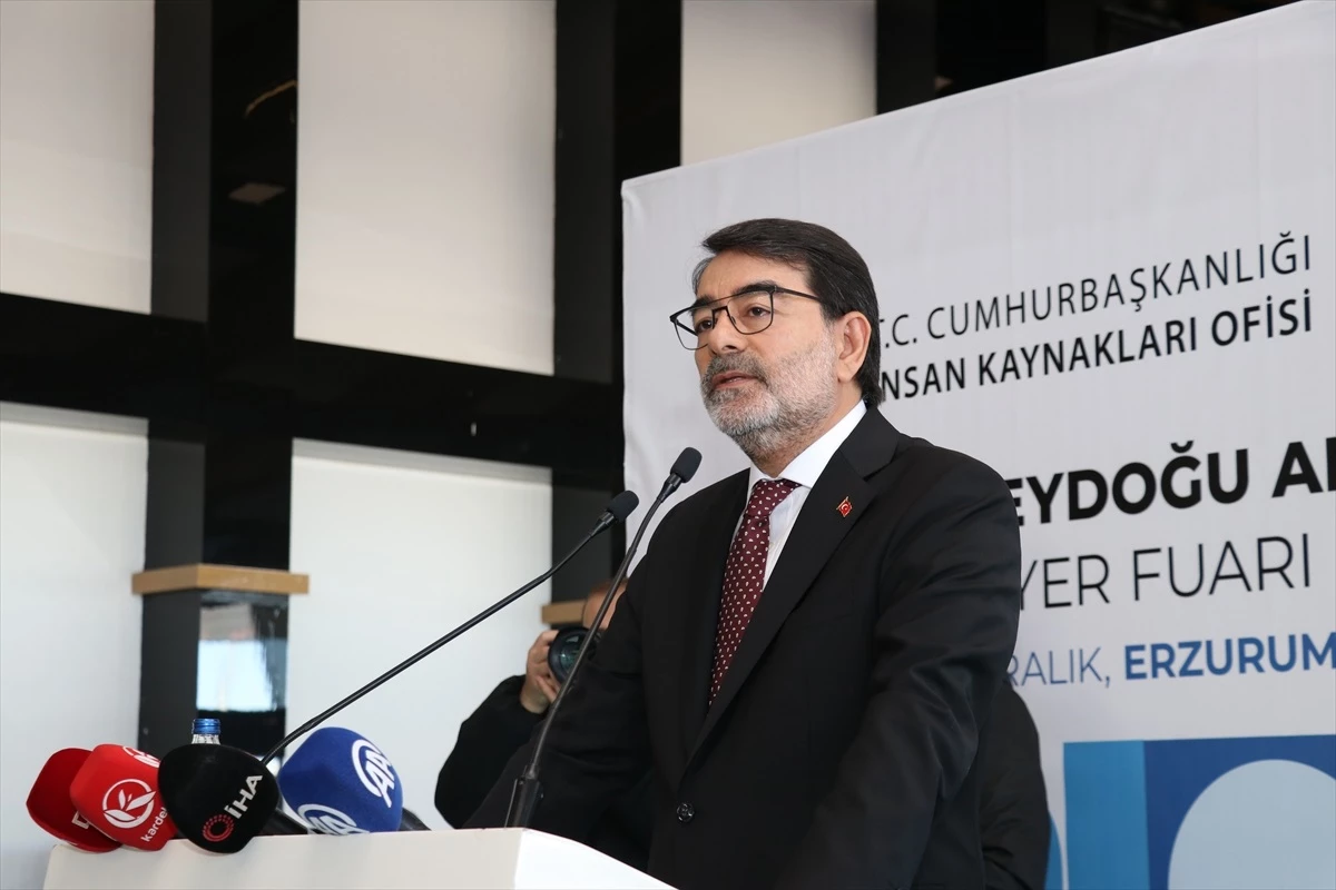 Erzurum\'da "Kuzeydoğu Anadolu Kariyer Fuarı" açıldı