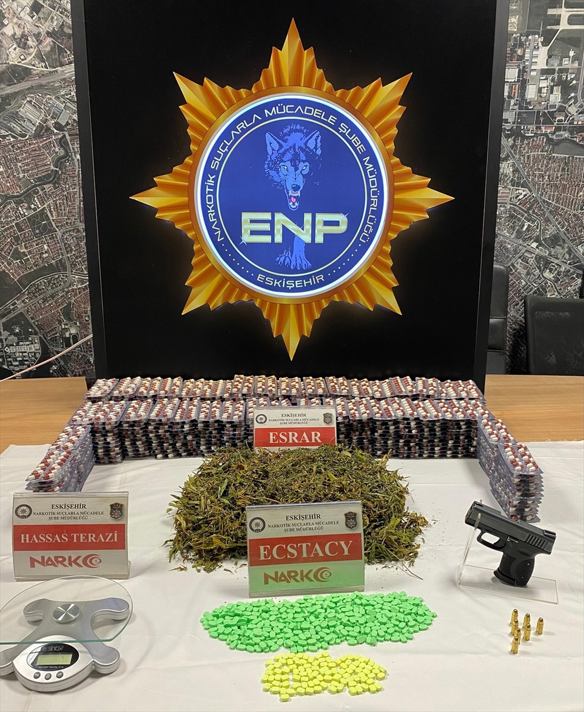 Eskişehir\'de Uyuşturucu Operasyonu: 2 Zanlı Tutuklandı