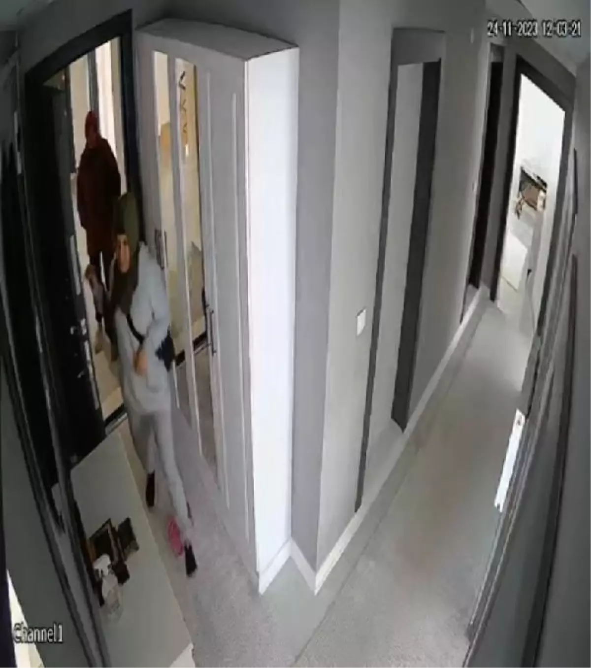 Samsun'da Ev Hırsızlığı Güvenlik Kamerasına Yansıdı