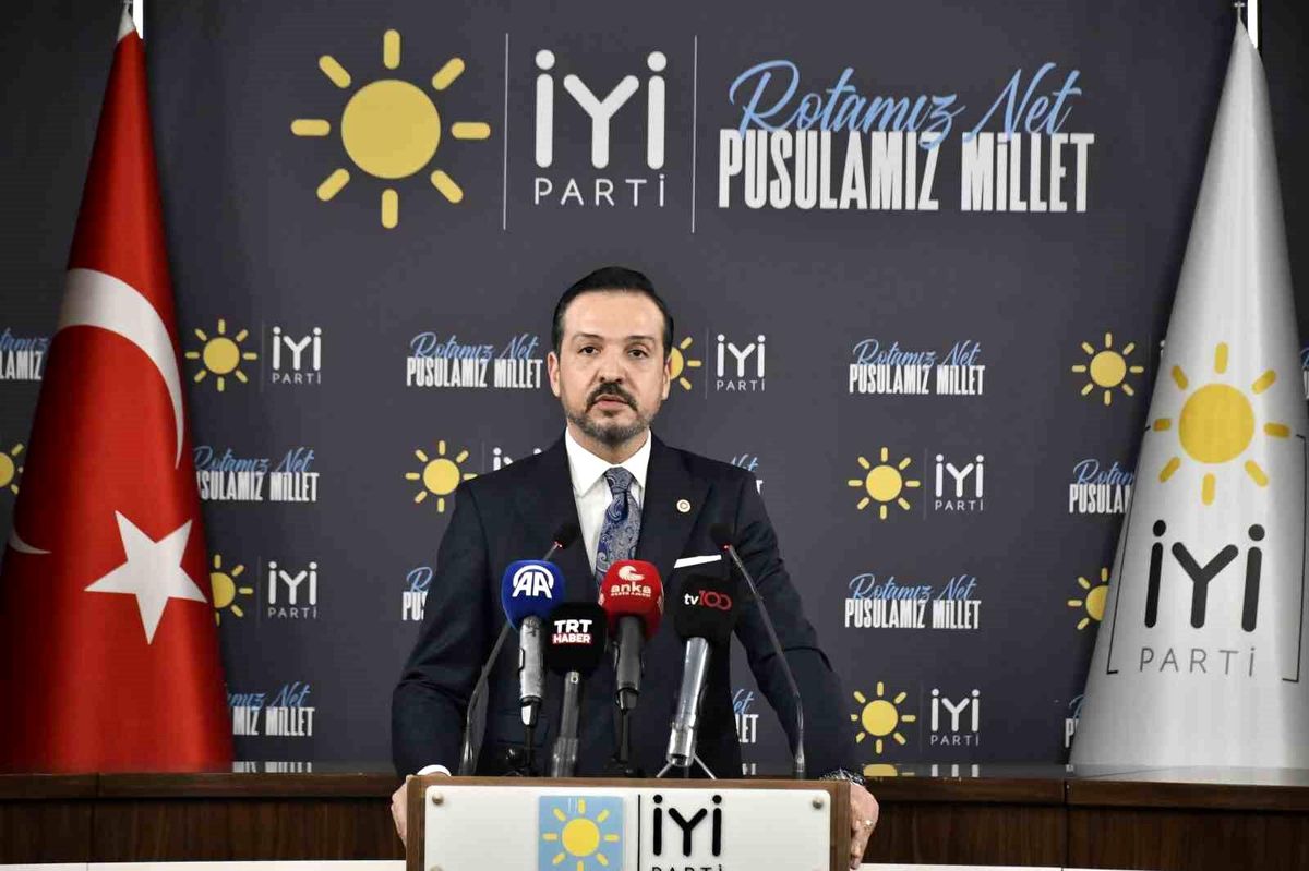 İYİ Parti Sözcüsü: İstifa eden İBB Belediye Meclis üyelerine operasyon siyaseti yapılıyor