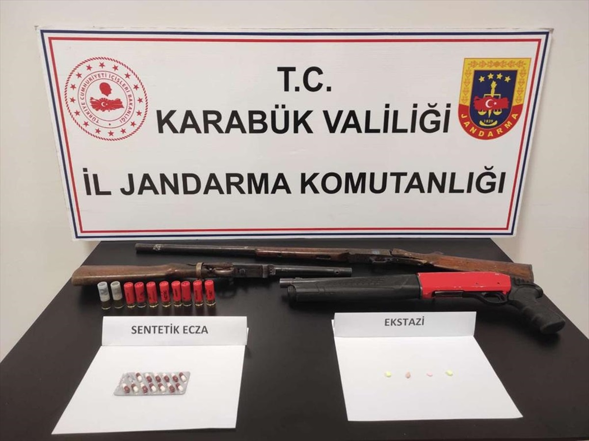 Karabük\'te uyuşturucu operasyonunda 2 zanlı gözaltına alındı