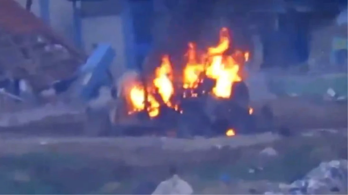 Kassam savaşçıları Gazze\'de İsrail askeri aracını havaya uçurdu