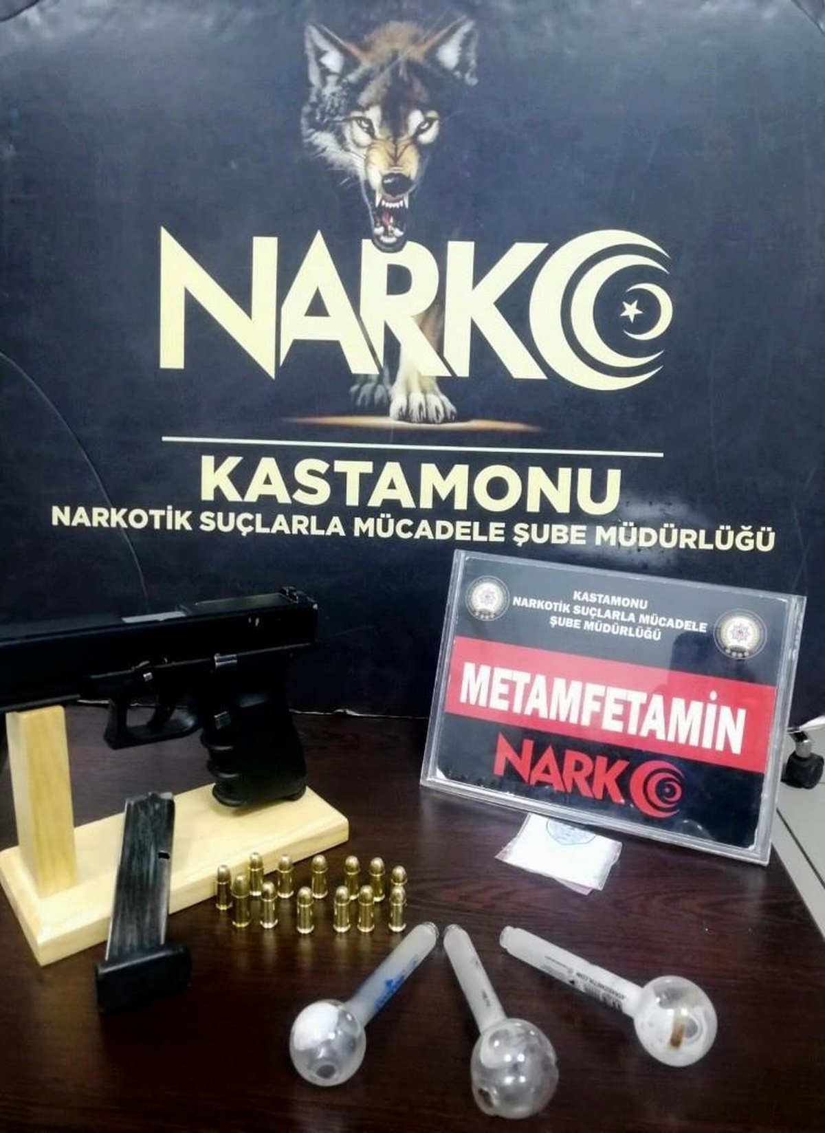 Kastamonu\'da Uyuşturucu ve Tabanca Operasyonu: 2 Gözaltı