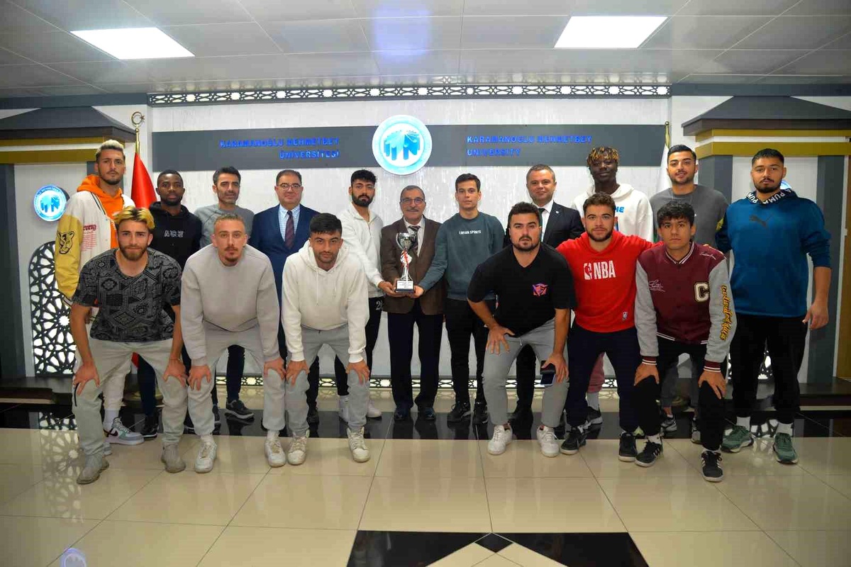 KMÜ Futbol Takımı Üniversitelerarası Bölgesel Lig Futbol Müsabakasında Şampiyon Oldu