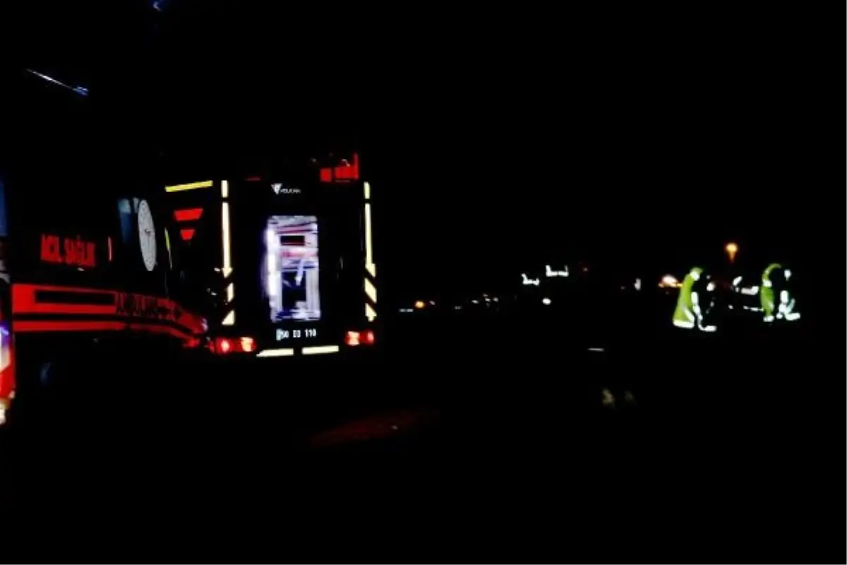 Nevşehir'de kafa kafaya çarpışan otomobillerde 2 ölü, 3 yaralı