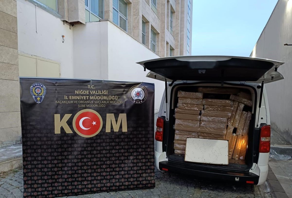 Niğde\'de 850 Bin Adet Dolu Makaron Ele Geçirildi