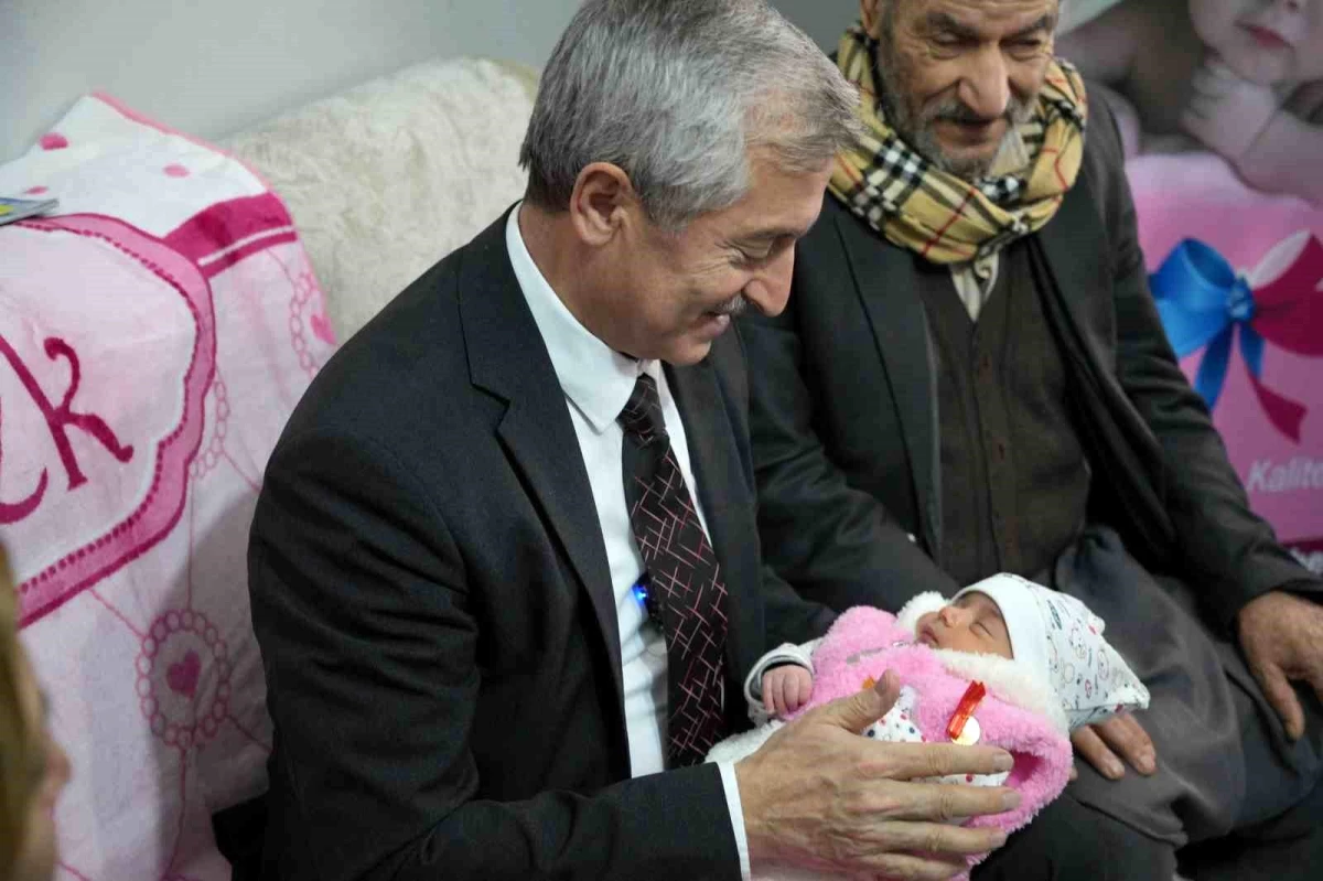 Şahinbey\'de 170 Bininci Bebeğe Sürpriz