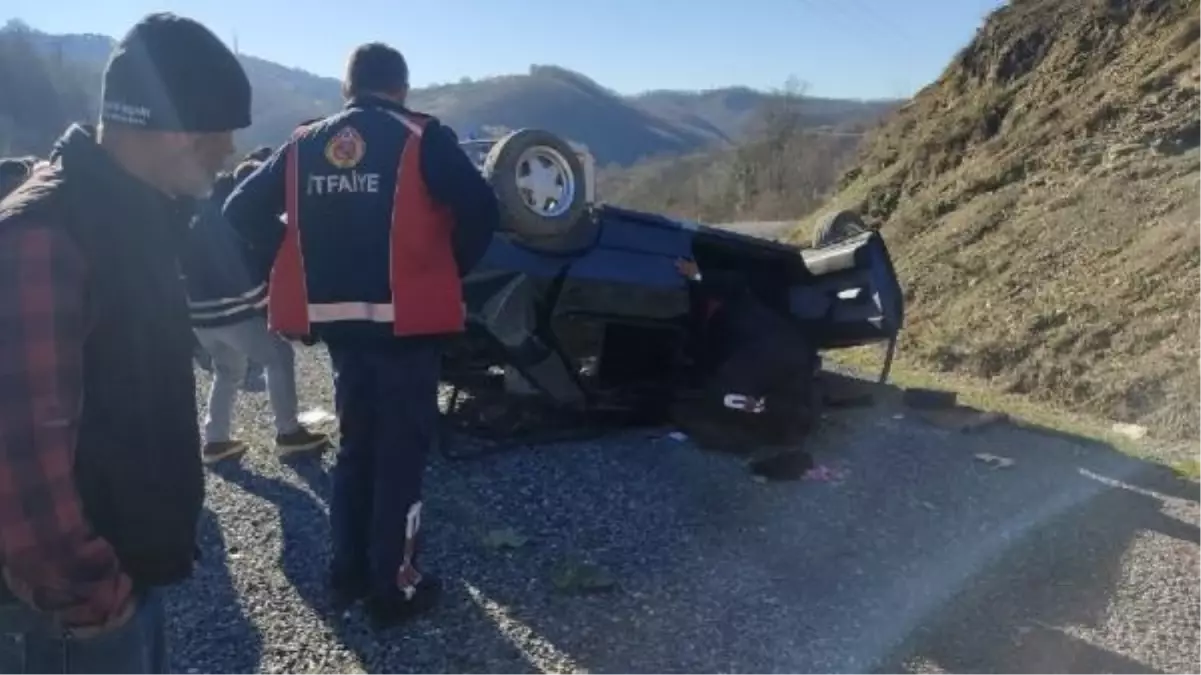 Zonguldak\'ta otomobil takla attı: 1 ölü, 2 yaralı