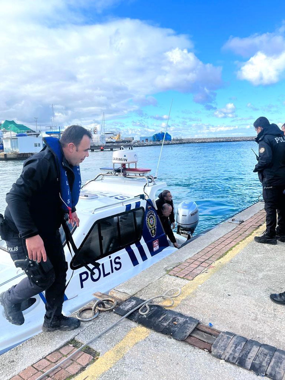 Yalova-Yenikapı arasında feribottan atlayan yolcu kurtarıldı