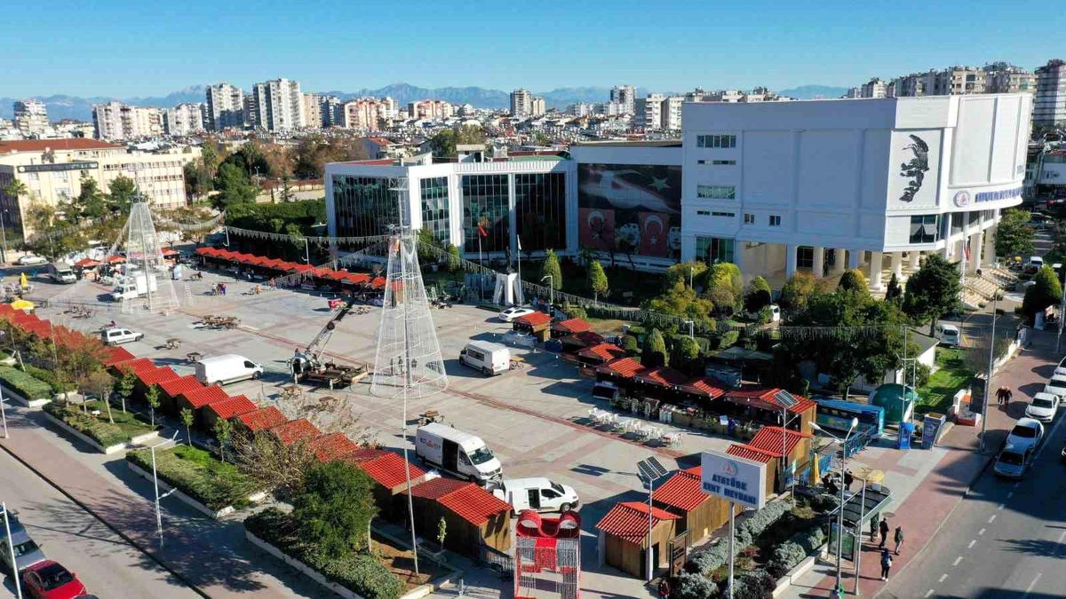 Muratpaşa Belediyesi ve Adalya Vakfı Yeni Yıl Çarşısı açıldı