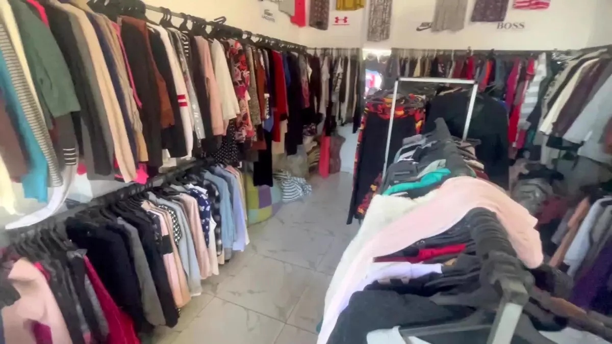 Gazze\'deki Yerinden Edilmiş Halk İkinci El Kıyafet Arıyor