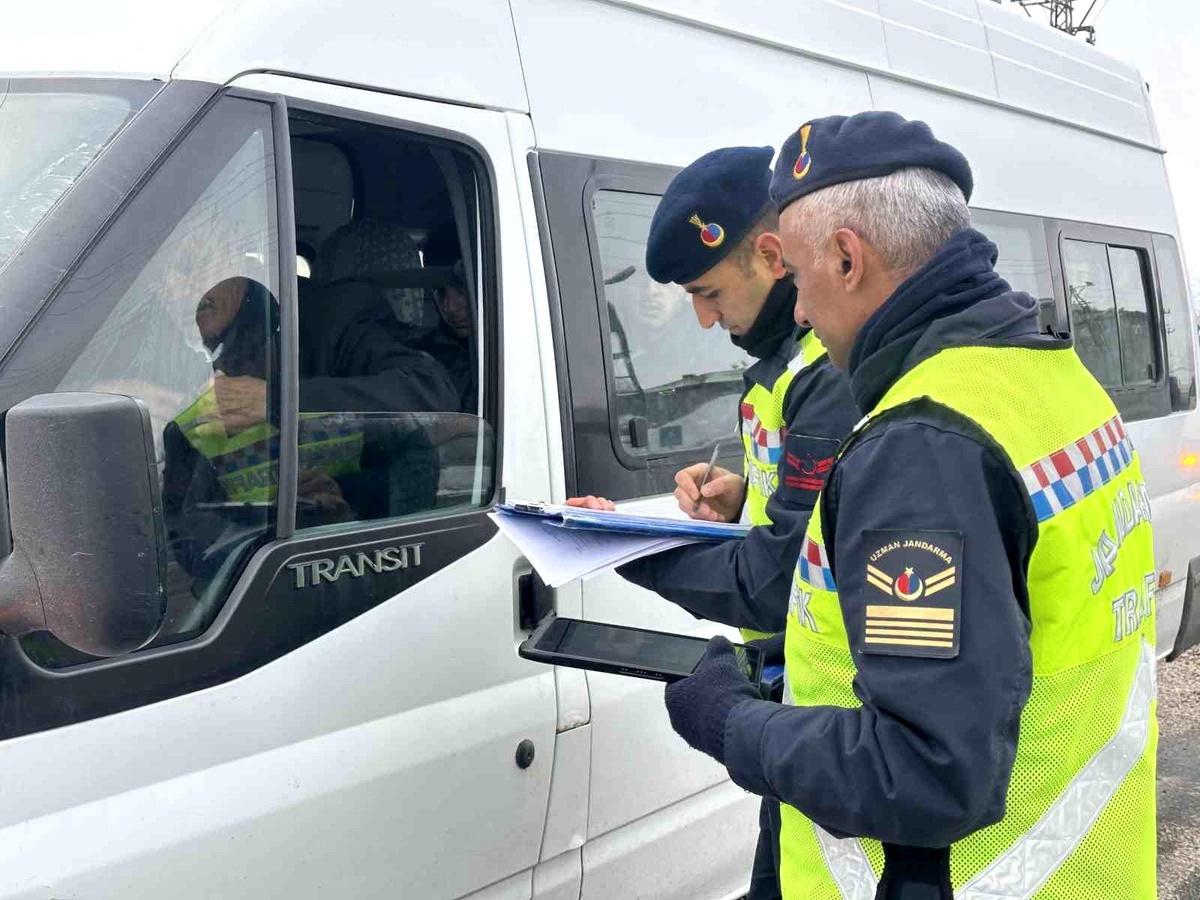 Hakkari\'de okul servisleri denetlendi
