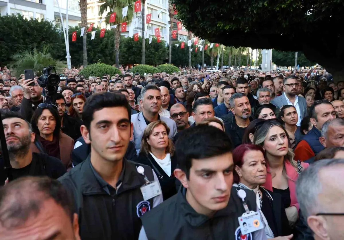 Adana Büyükşehir Belediyesi\'ne operasyon düzenlendi