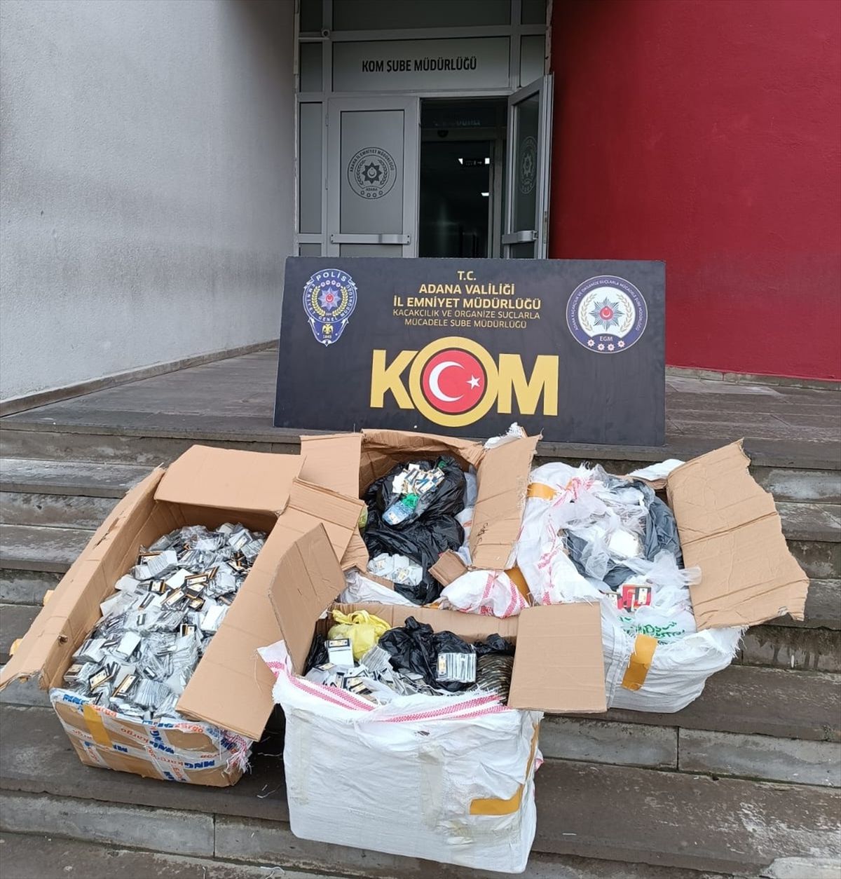 Adana\'da 21 milyon 252 bin kaçak makaron ele geçirildi
