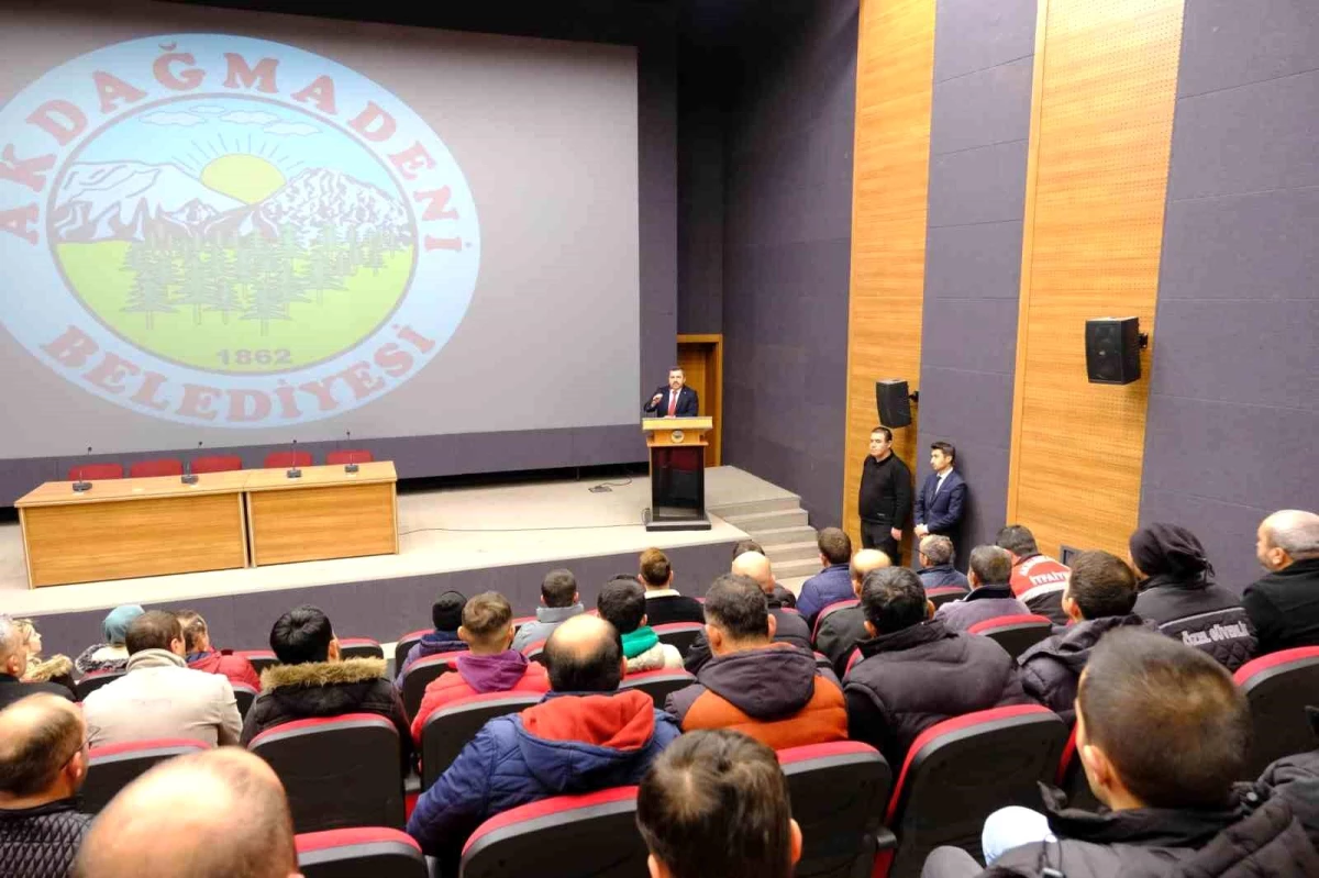 Yozgat\'ın Akdağmadeni ilçesinde belediye işçilerinin maaşı yükseltildi
