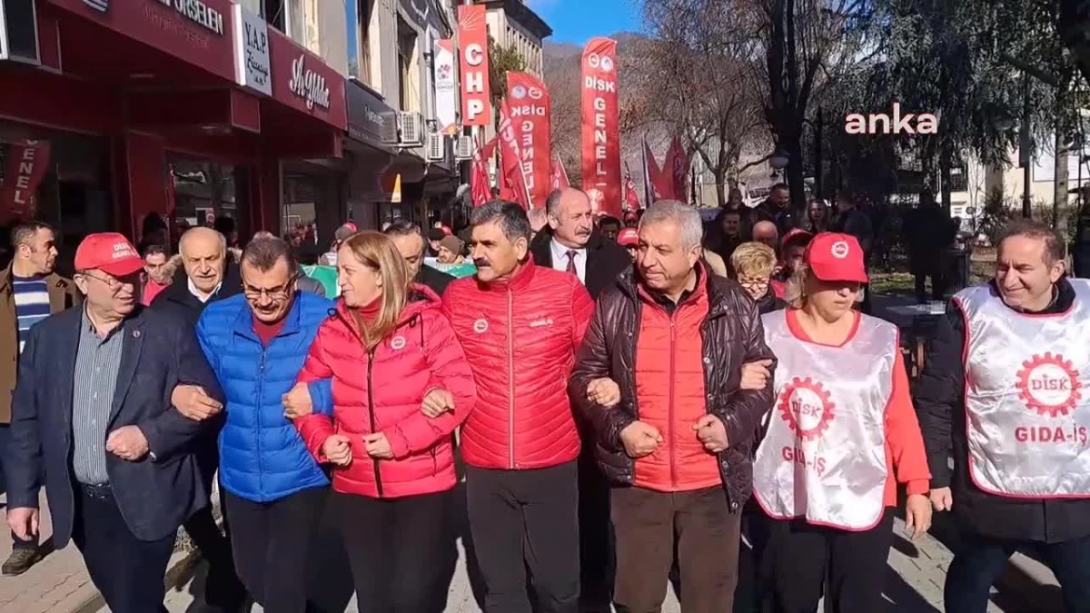 DİSK Genel Başkanı Arzu Çerkezoğlu: İnsanca yaşayacak bir asgari ücret için mücadeleyi büyütüyoruz