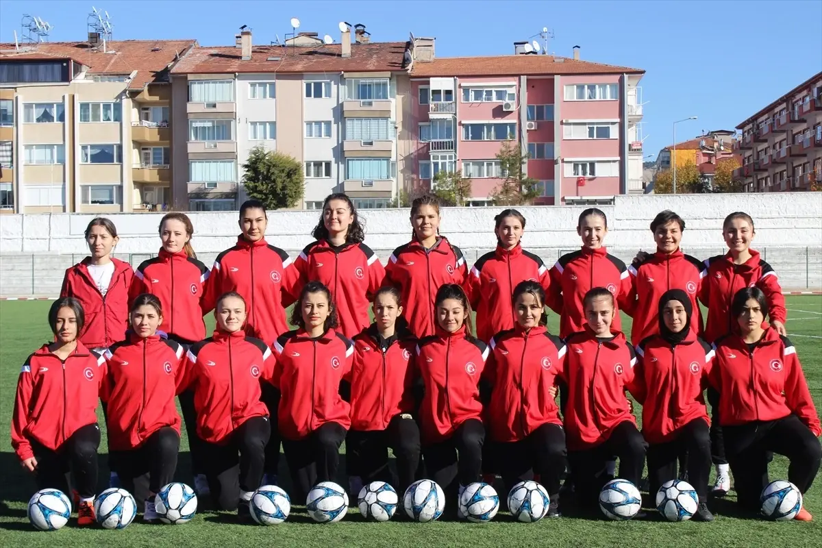 Burdur Gençlik ve Spor Kulübü Kadın Futbol Takımı Tanıtıldı