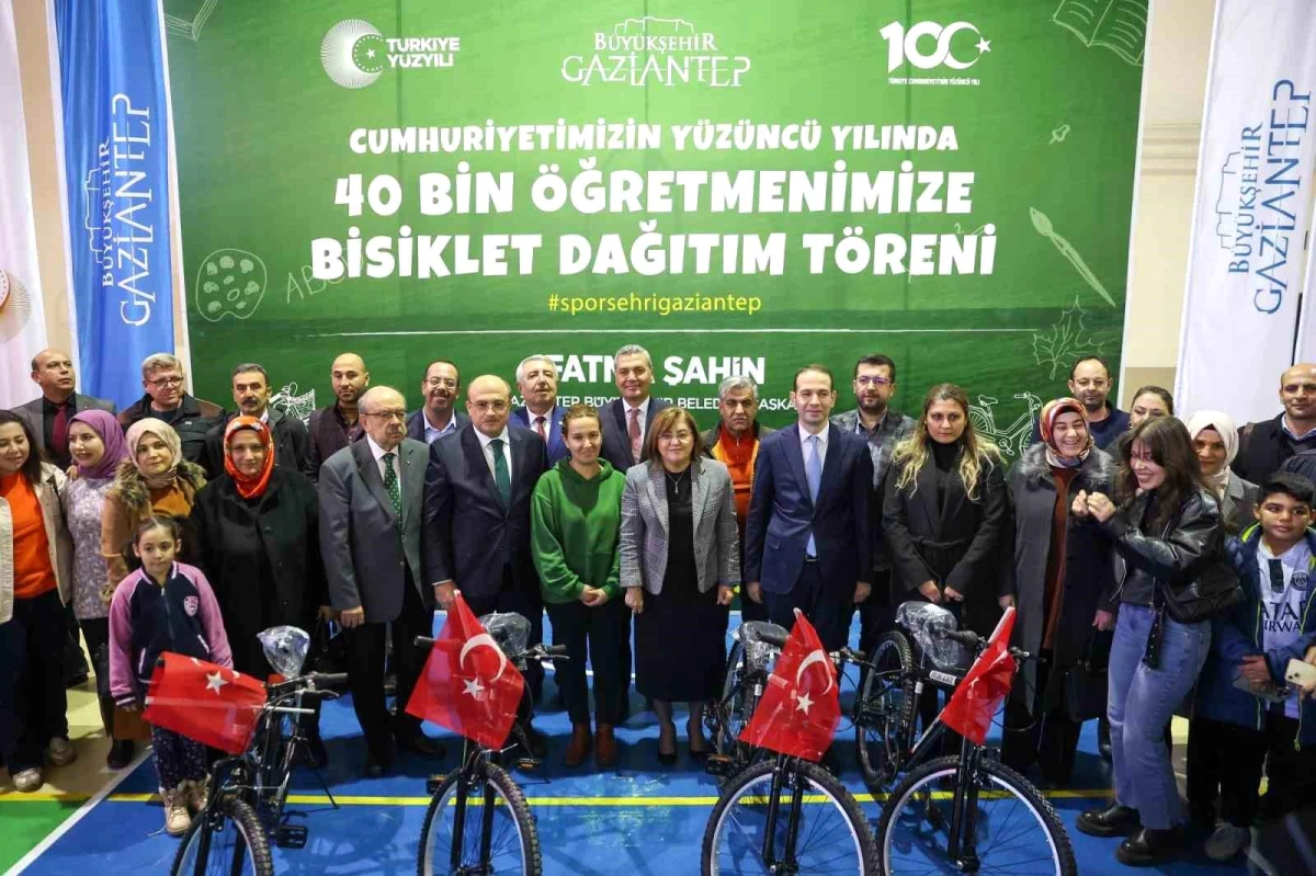 Gaziantep Büyükşehir Belediyesi Öğretmenlere Bisiklet Dağıttı