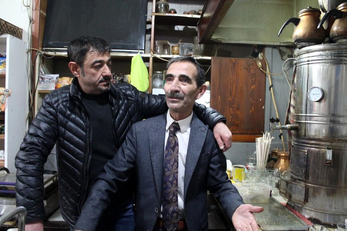 Bayburt\'ta \'Kral\' lakaplı çaycı sosyal medya fenomeni oldu